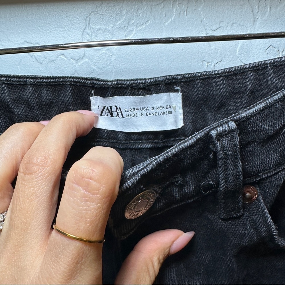 Zara Ripped Mom Fit Jeans Black Denim High Rise Distressed Size 2 - Picture 4 of 7